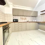 Apartman In - Yamaluxe