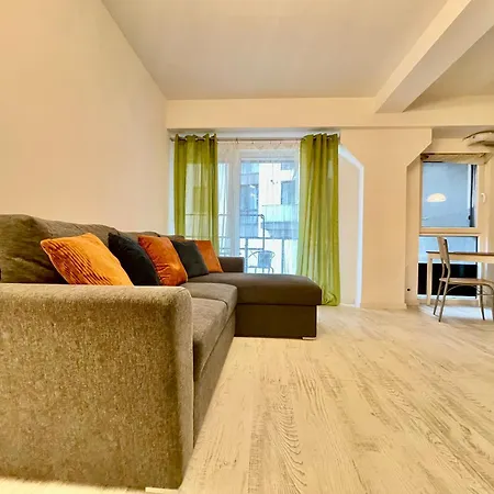 In - Yamaluxe Apartment *
