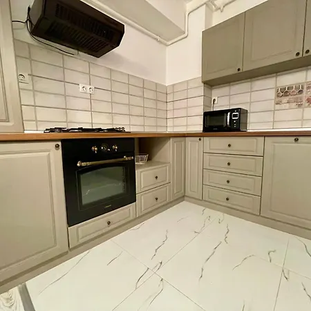 In - Yamaluxe Apartment *